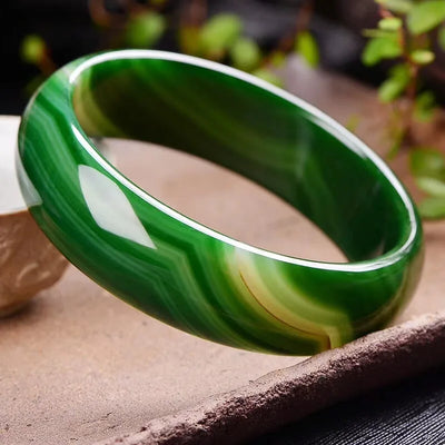 Jade bangle in green agate for women