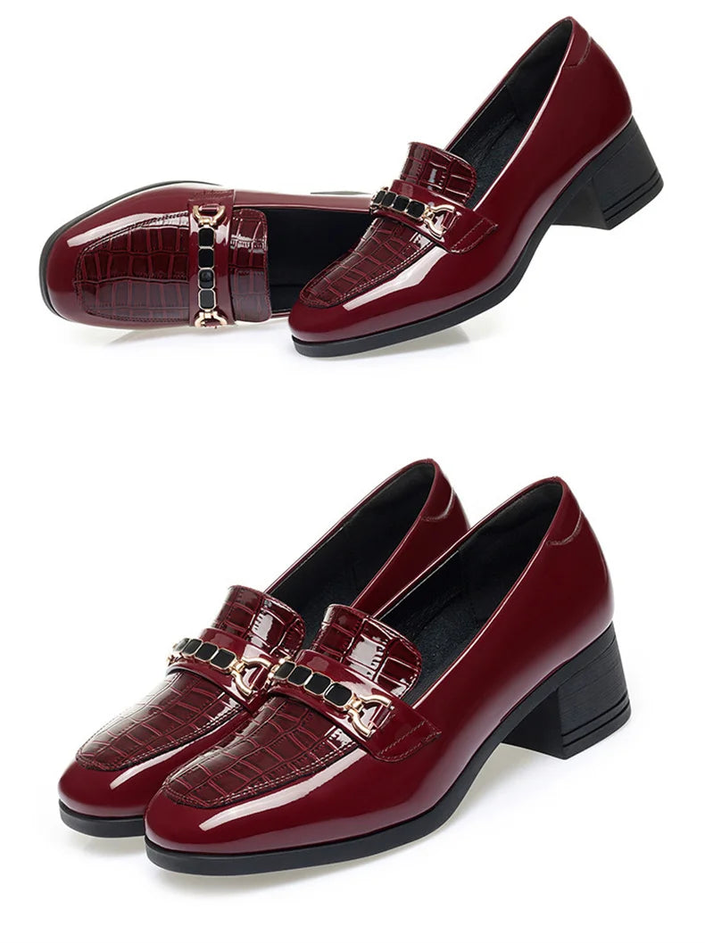 Block heel pumps in patent leather for women