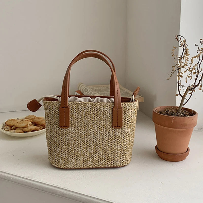 Woven straw bucket bag for women – ARIANA