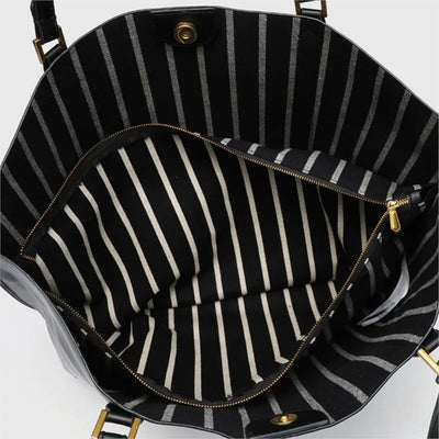 Leather tote bag with minimalist design for women