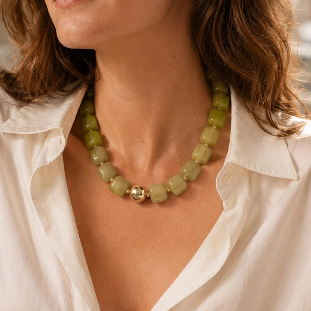Resin choker necklace for women