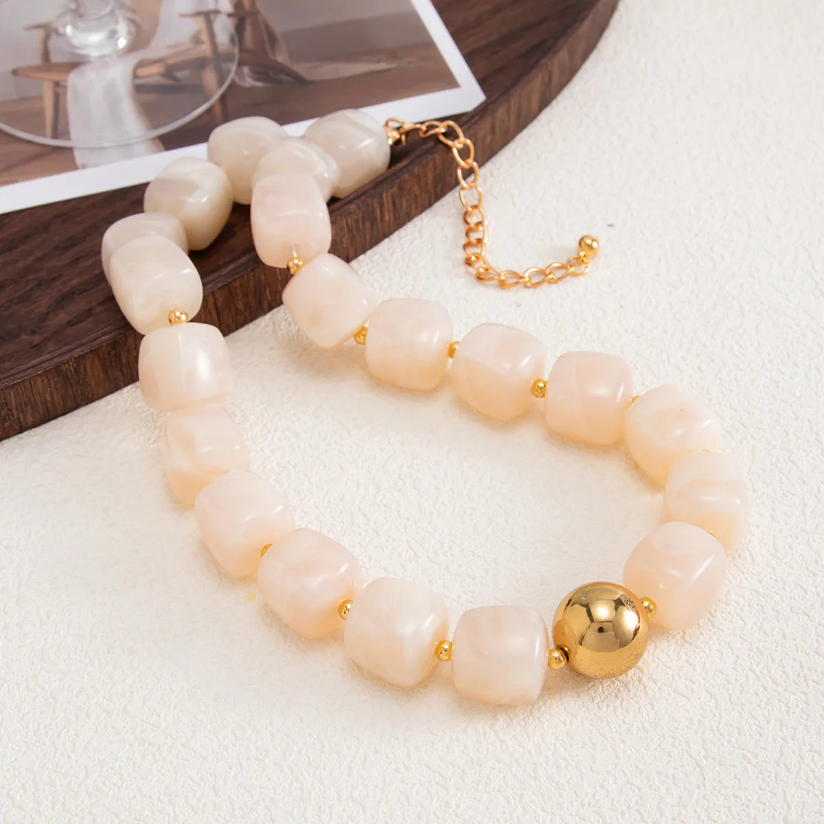 Boho acrylic choker necklace for women – ARIANA