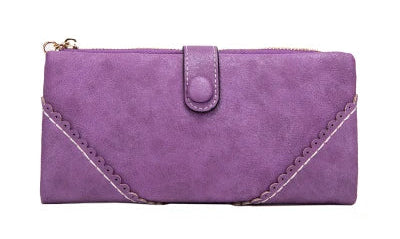Clutch wallet in leather with multiple card slots for women