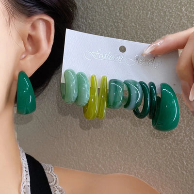 Drop stud earrings in acrylic for women