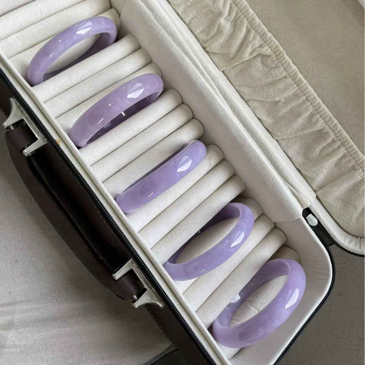Jade bangle in lavender color for women