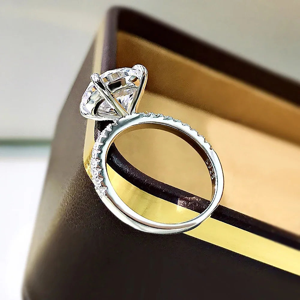 Oval moissanite halo ring in 925 silver for women – ARIANA