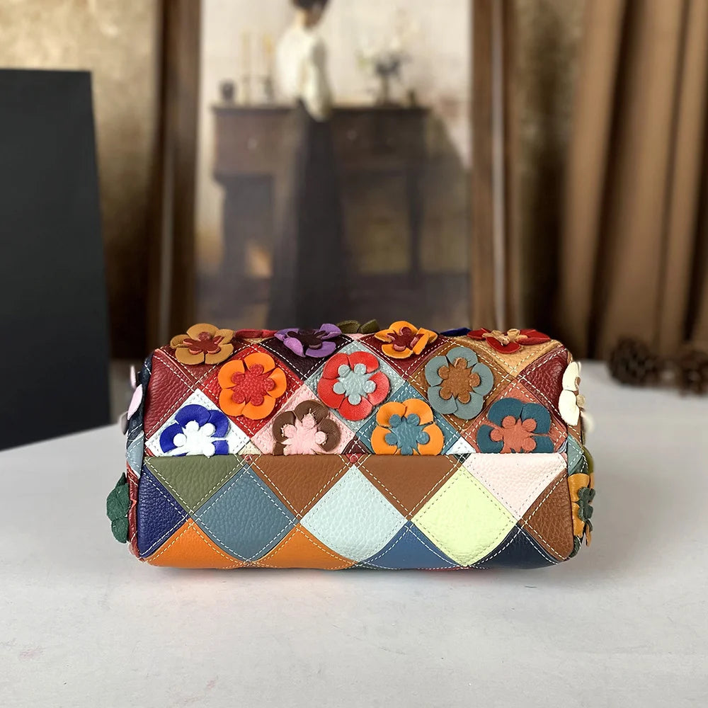 Handbag in cowhide leather with floral pattern for women