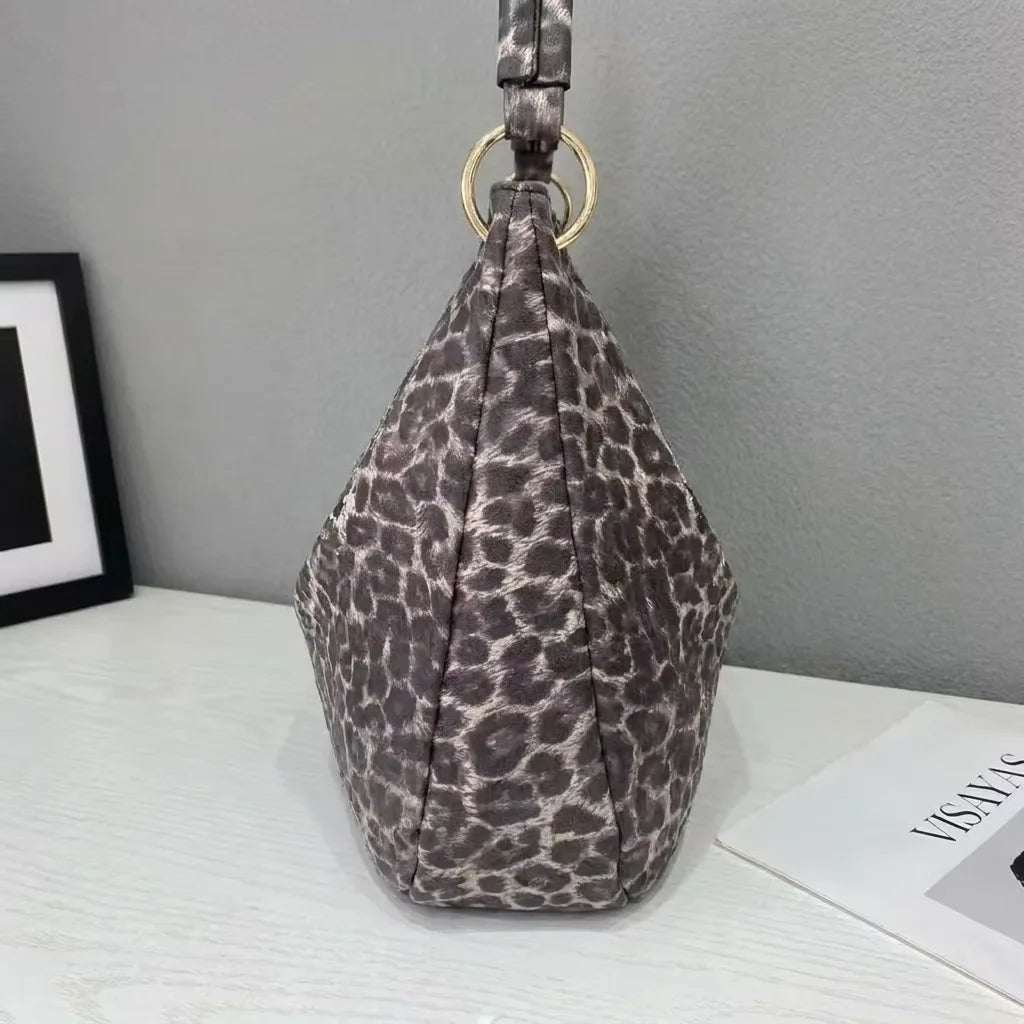 Evening clutch with leopard print and sequins for women