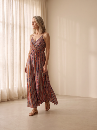Bohemian maxi dress with backless design for women