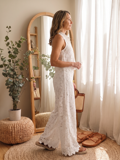 Two-piece set with lace top and pants for women