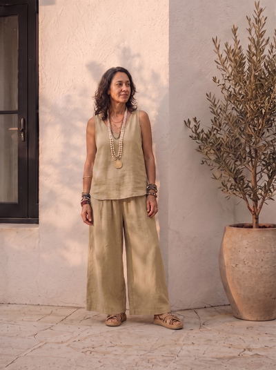Two-piece set with vest top and high-waisted pants for women