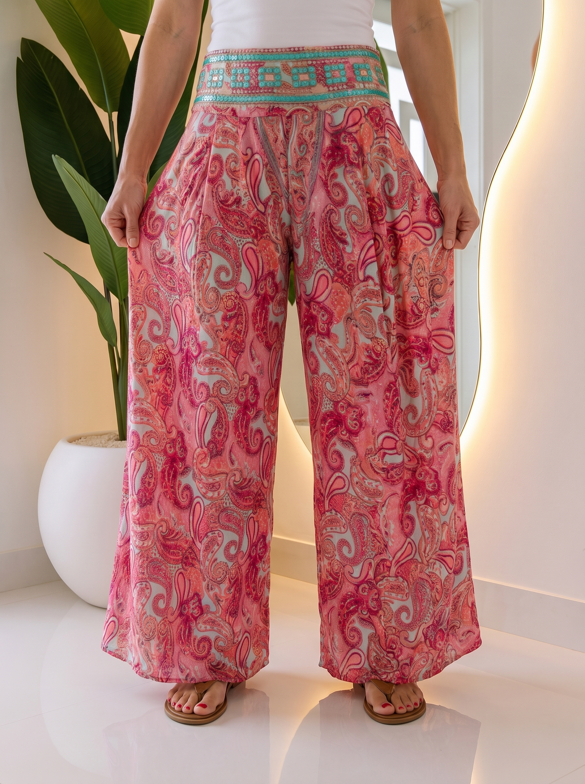 Printed wide-leg pants for women