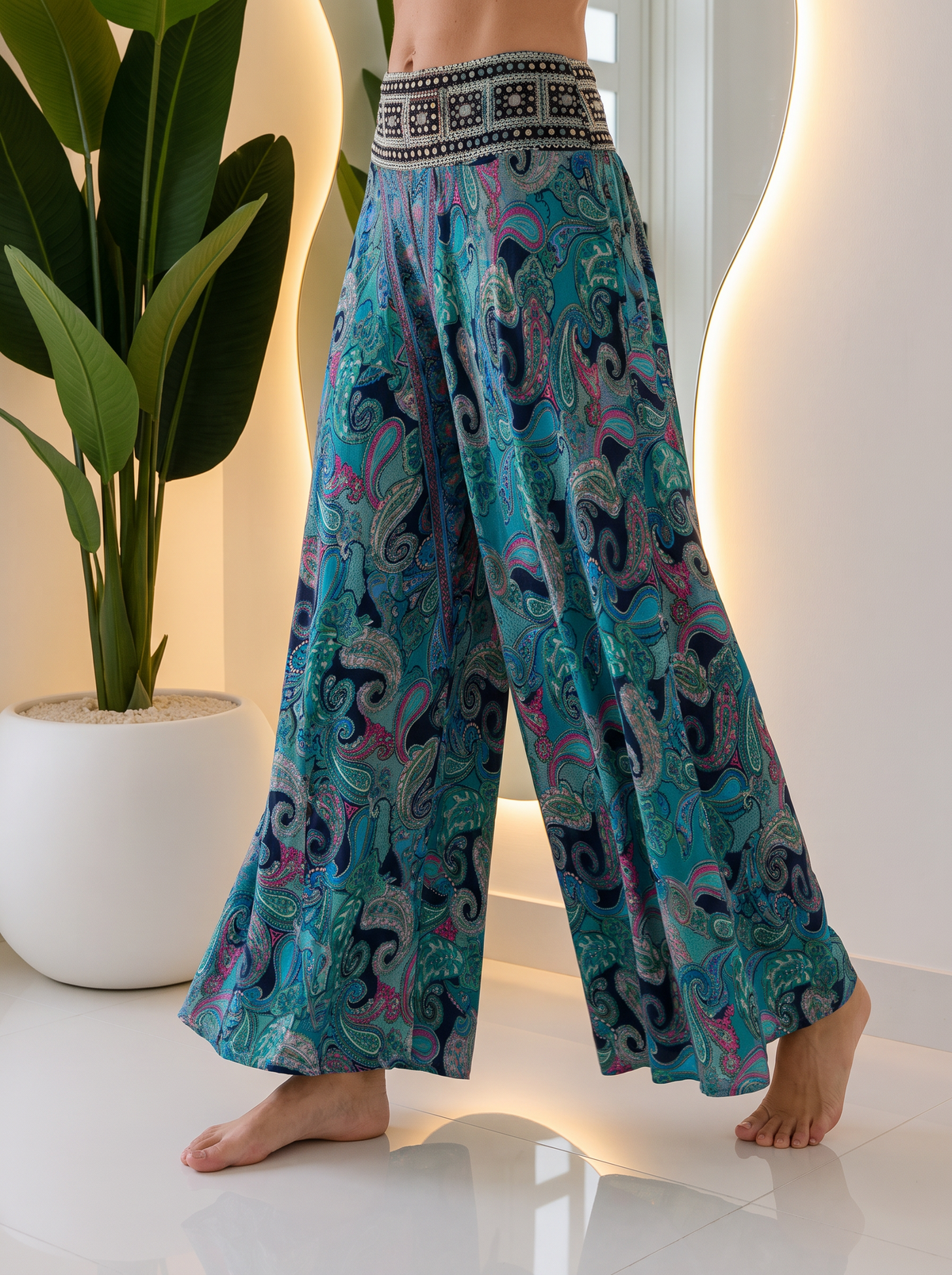 Printed wide-leg pants for women
