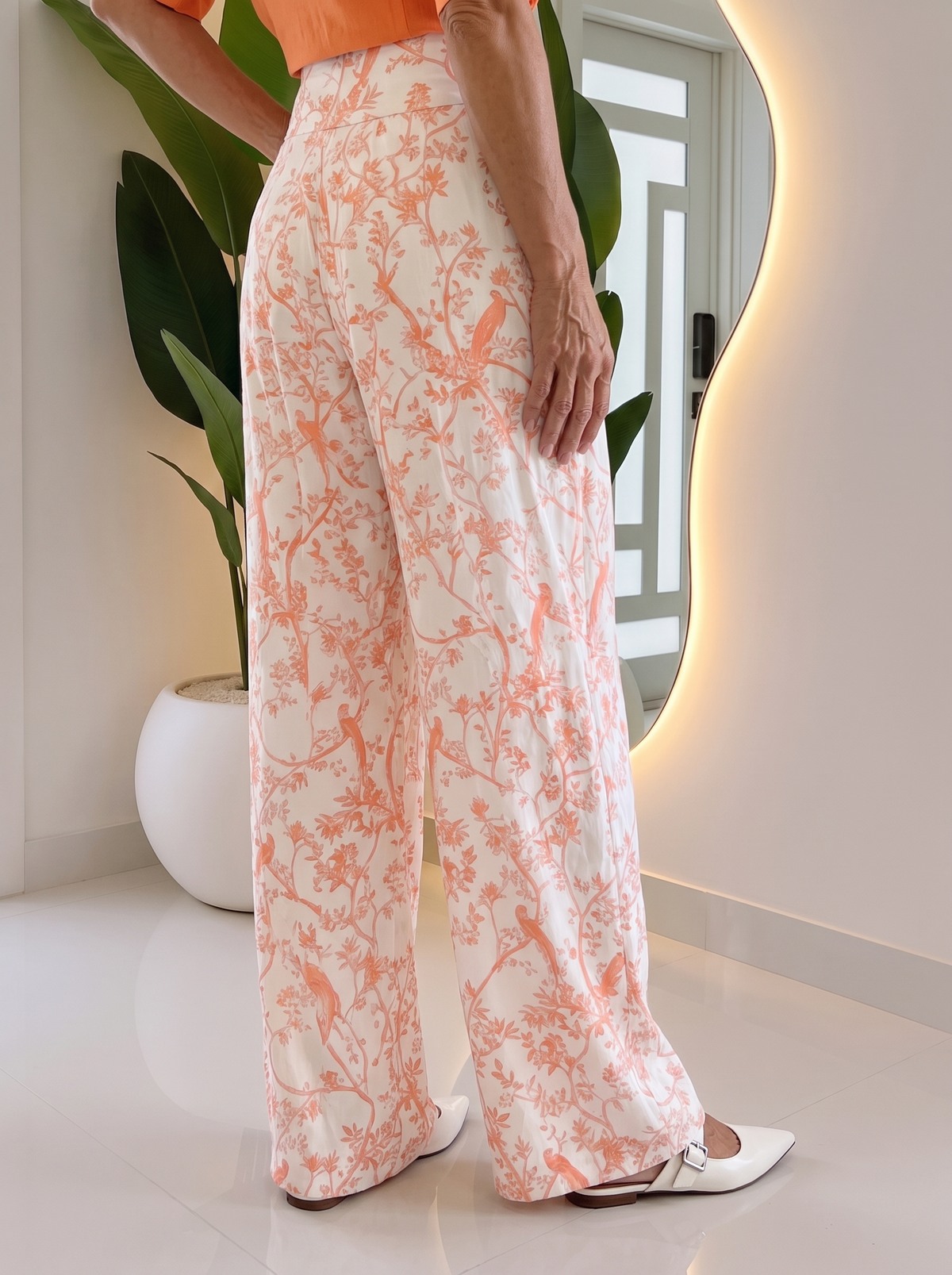 Wide-leg trousers with floral print for women
