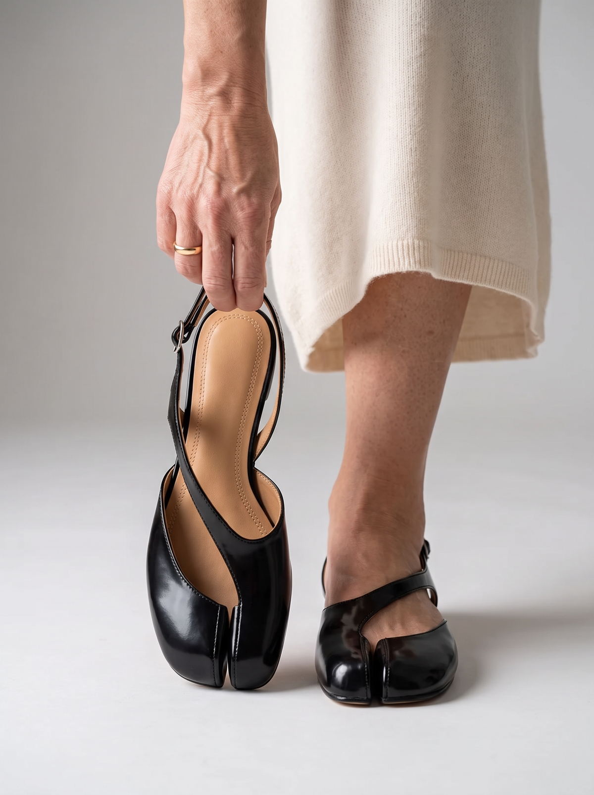 Patent leather flats with split toe for women