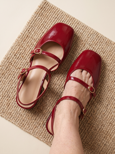 Heeled sandals with ankle strap in patent finish for women