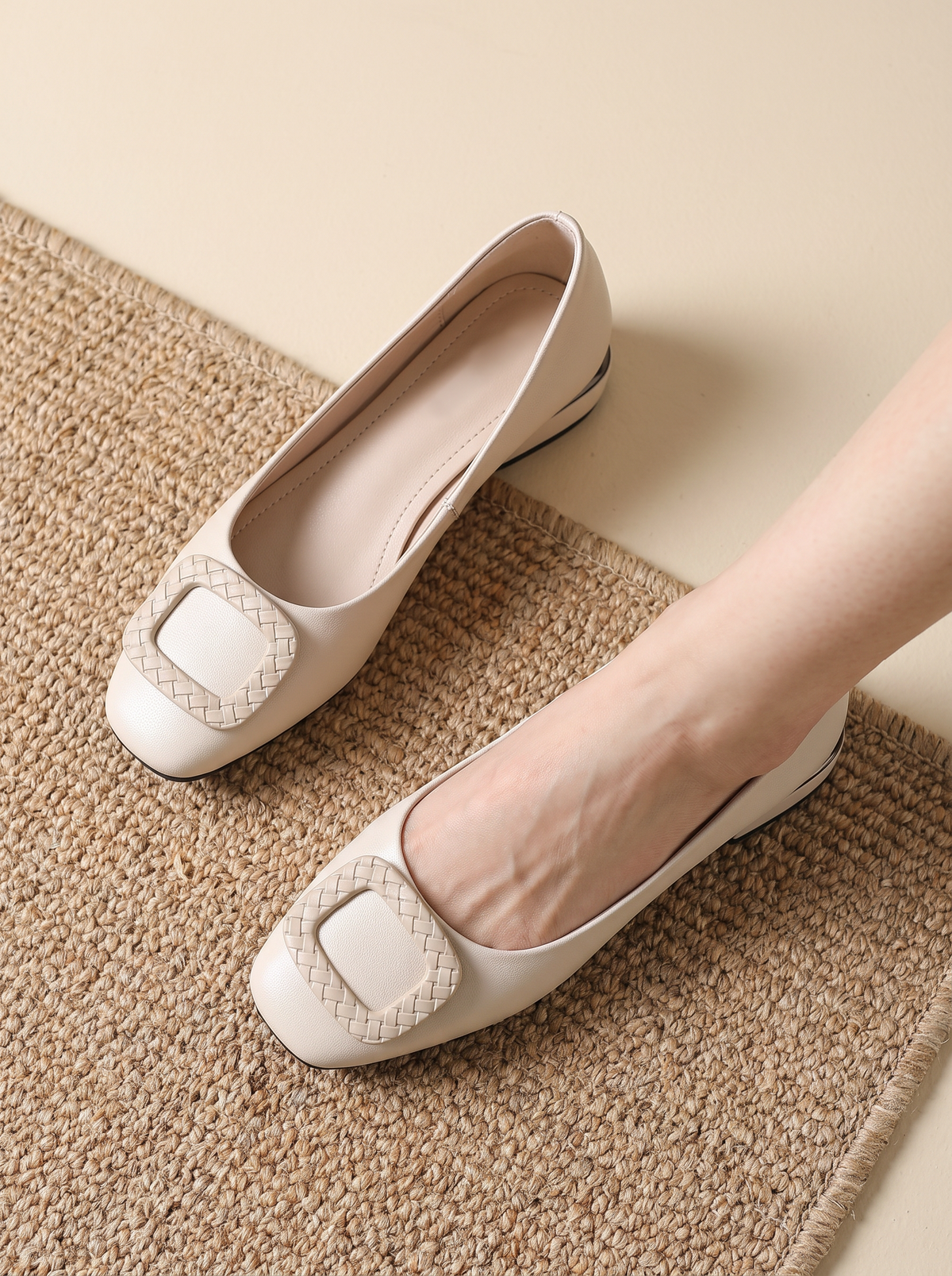 Low heel leather pumps for women – ARIANA