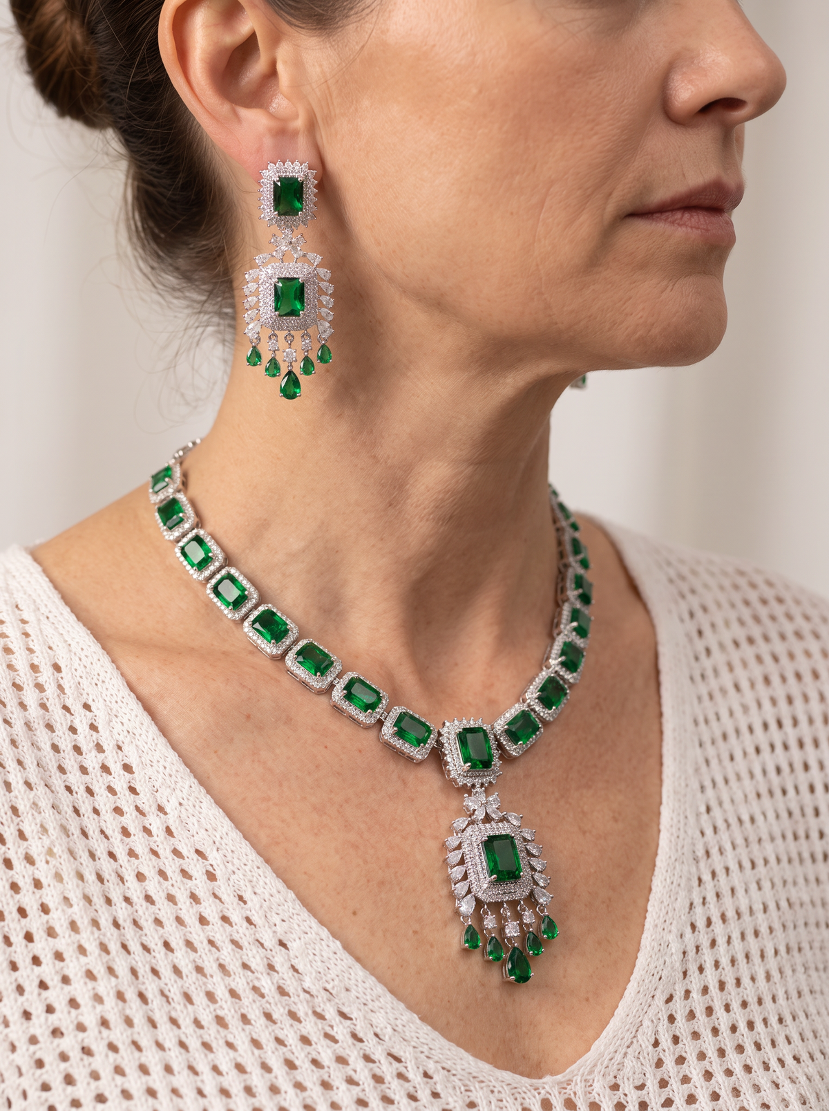 Drop-style jewelry set for women